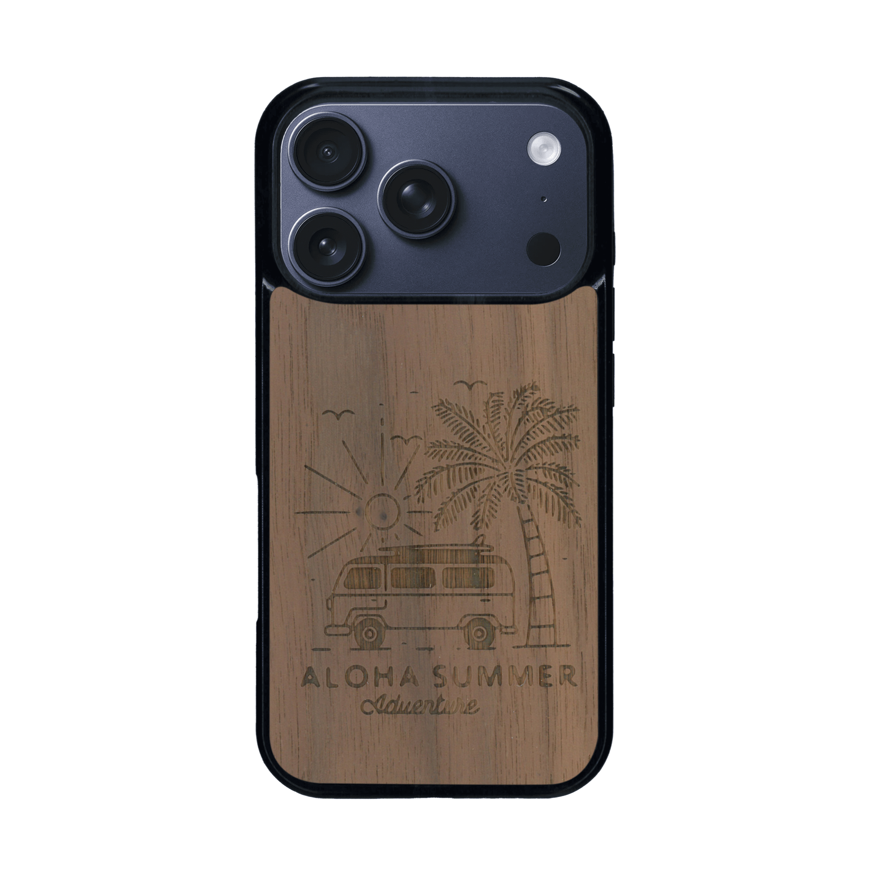 Coque de protection en bois véritable fabriquée en France pour iPhone 17 Pro sur le thème de la plage, de l'été et vanlife.