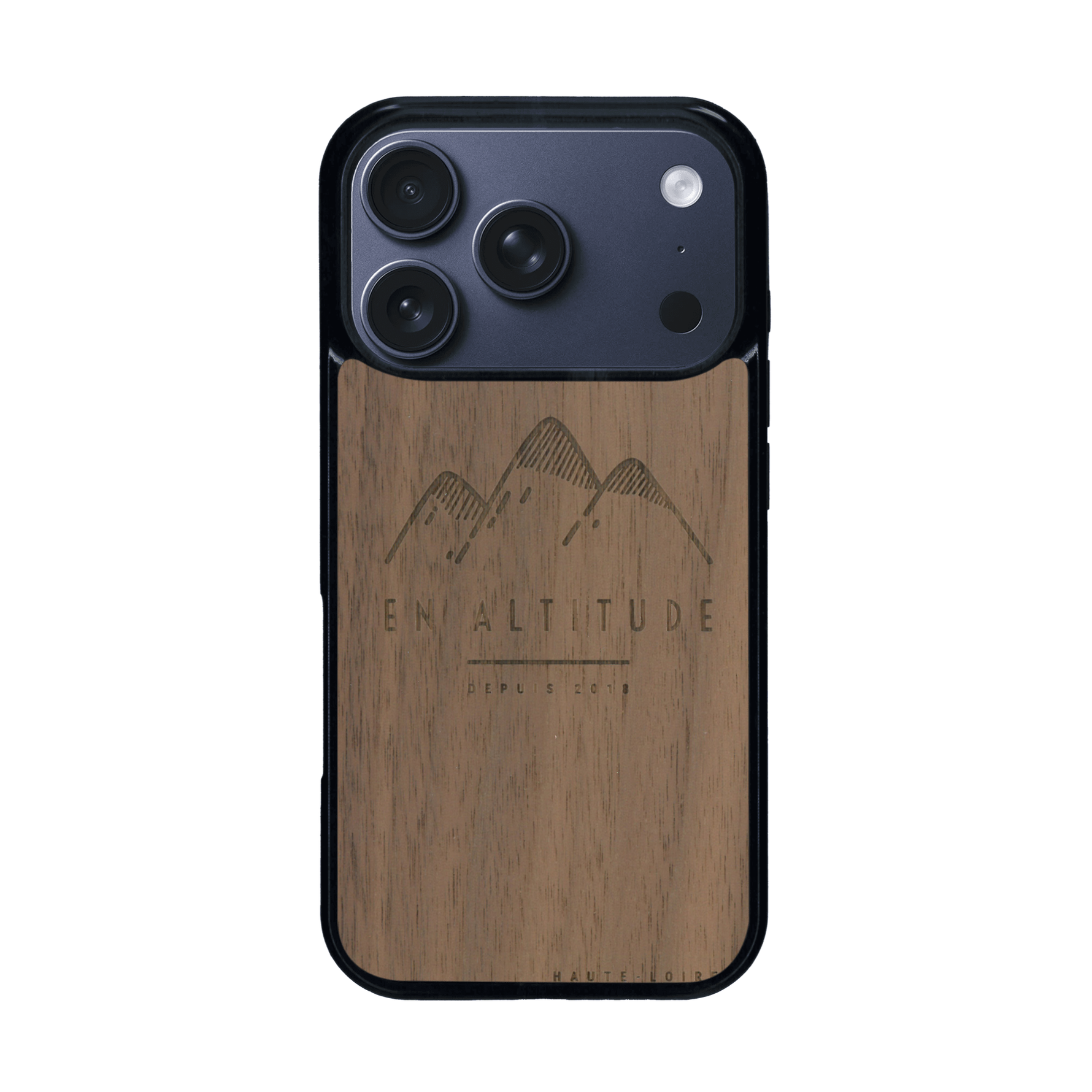 Coque de protection en bois véritable fabriquée en France pour iPhone 17 Pro représentant des montagnes, sur le thème de la randonnée en pleine nature et du trail