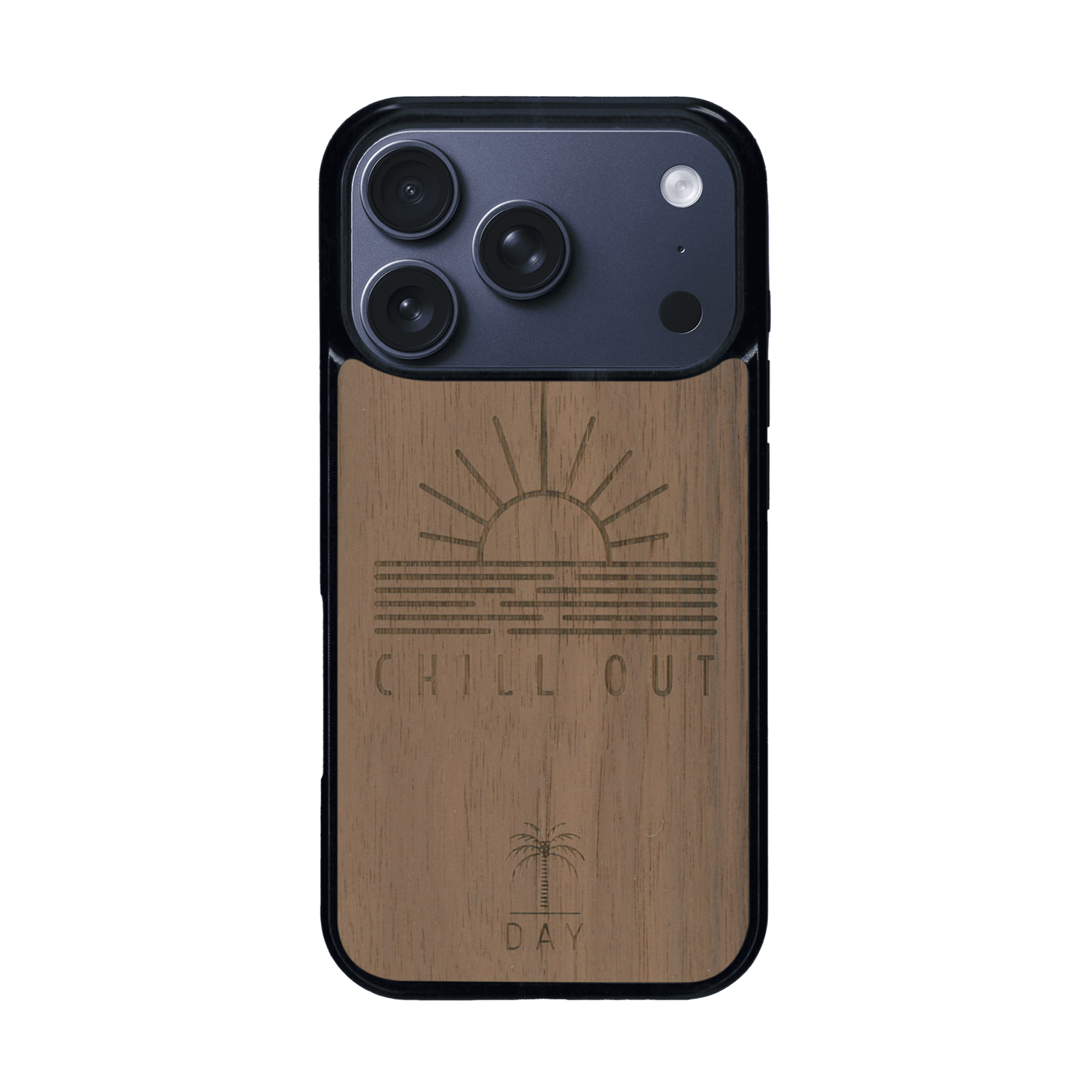Coque de protection en bois véritable fabriquée en France pour iPhone 17 Pro sur le thème chill avec un motif représentant un couché de soleil sur l'océan et la phrase "Chill out"