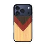 Coque de protection en bois véritable fabriquée en France pour iPhone 17 Pro alliant du chêne fumé, du padouk et du bambou en forme de chevron sur le thème de l'art abstrait