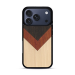 Coque de protection en bois véritable fabriquée en France pour  alliant du chêne fumé, du padouk et du bambou en forme de chevron sur le thème de l'art abstrait