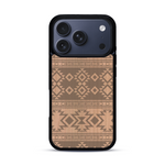 Coque de protection en bois véritable fabriquée en France pour  avec des motifs géométriques s'inspirant des temples aztèques, mayas et incas