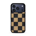 Coque de protection en bois véritable fabriquée en France pour  alliant plusieurs essences de bois pour représenter un damier