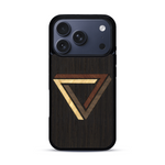 Coque de protection en bois véritable fabriquée en France pour  sur le thème de l'art géométrique qui allie du chêne fumé, du noyer, du bambou et du padouk représentant le triangle de penrose