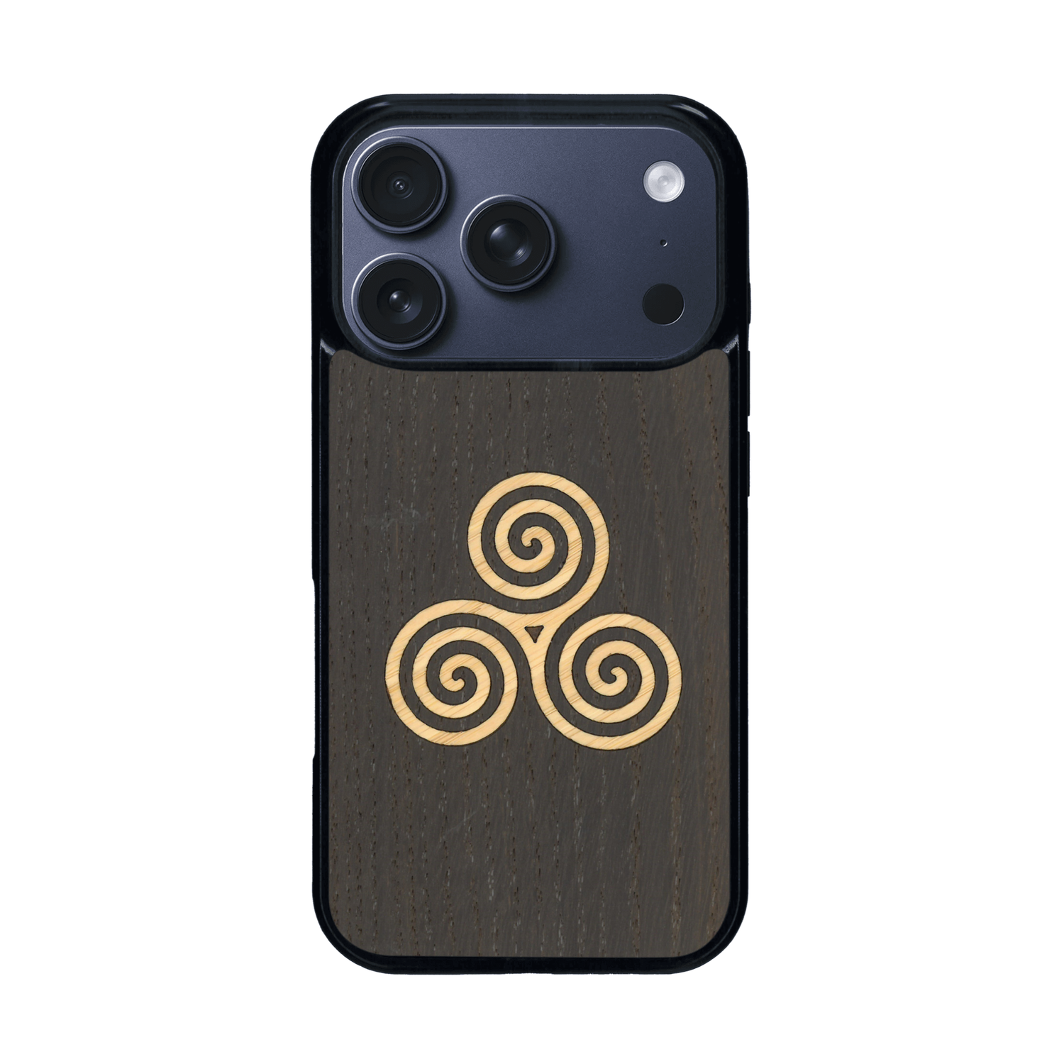 Coque de protection en bois véritable fabriquée en France pour iPhone 17 Pro alliant du chêne fumé et du bambou et doré représentant un triskell