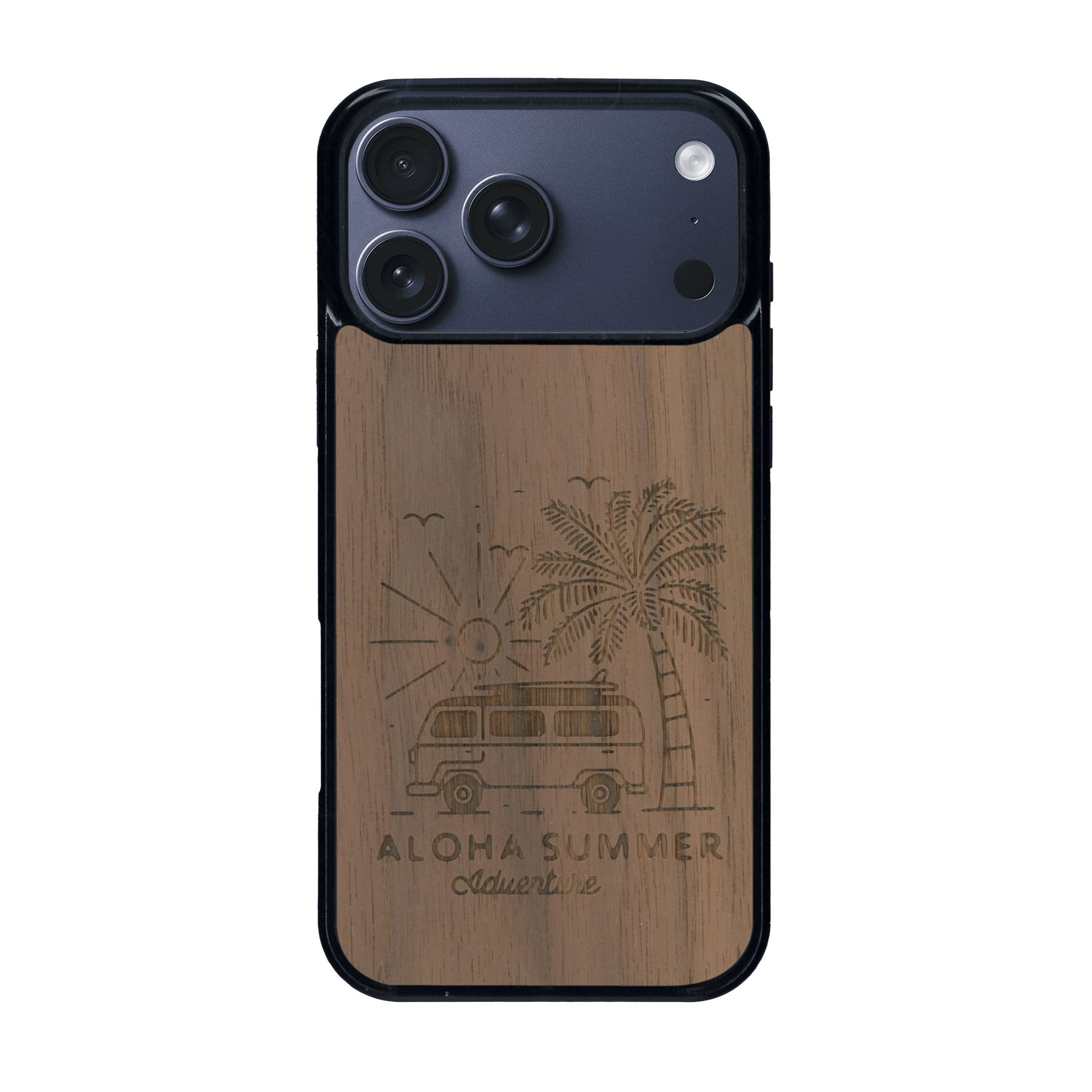 Coque de protection en bois véritable fabriquée en France pour iPhone 17 Pro Max sur le thème de la plage, de l'été et vanlife.