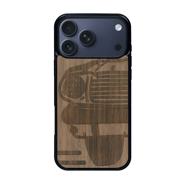 Coque de protection en bois véritable fabriquée en France pour iPhone 17 Pro Max sur le thème de l'automobile avec une authentique Mustang