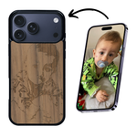 Coque de protection en bois véritable fabriquée en France pour iPhone 17 Pro Max avec gravure personnalisée à partir d'une photo, d'une image, d'un logo, des initials ou d'une phrase