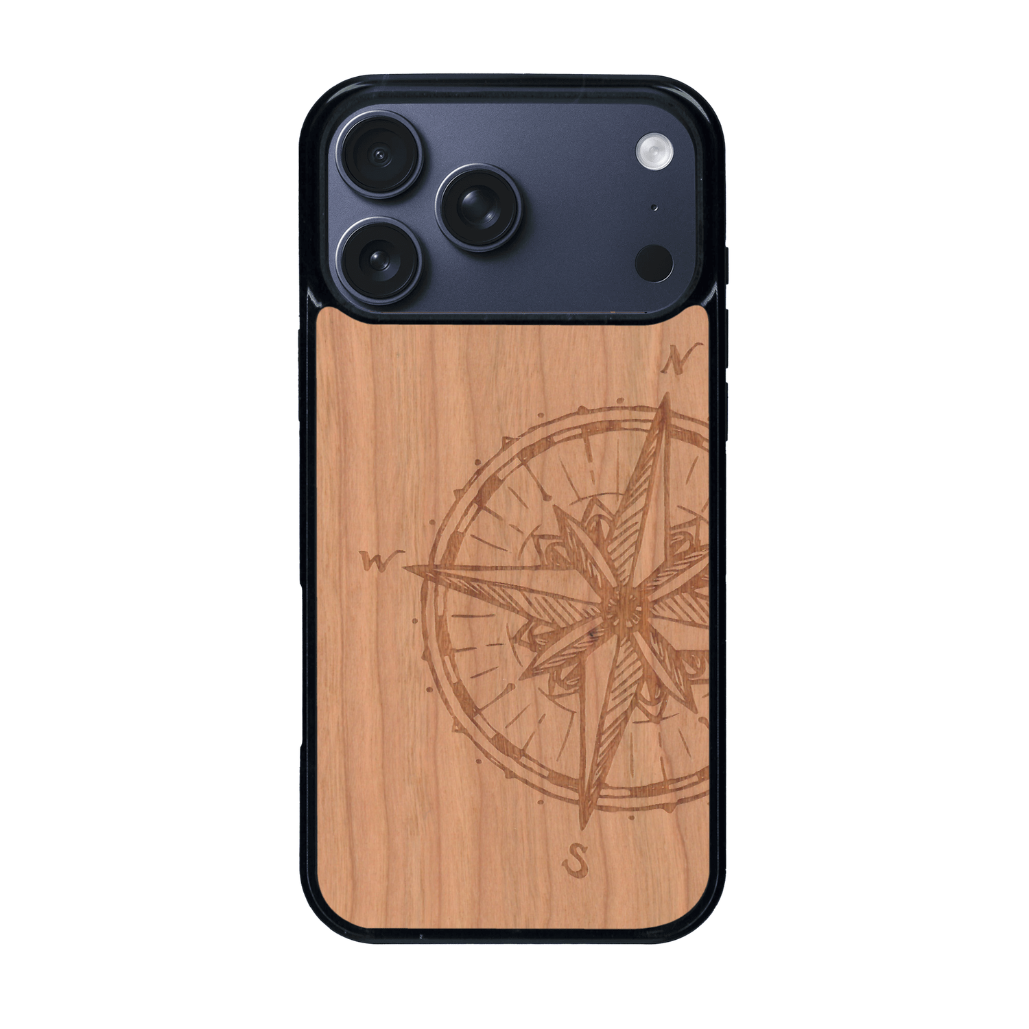 Coque de protection en bois véritable fabriquée en France pour iPhone 17 Pro Max avec une gravure "rose des vents" sur le thème nautique et de l'océan qui s'inspire des boussoles de pirate