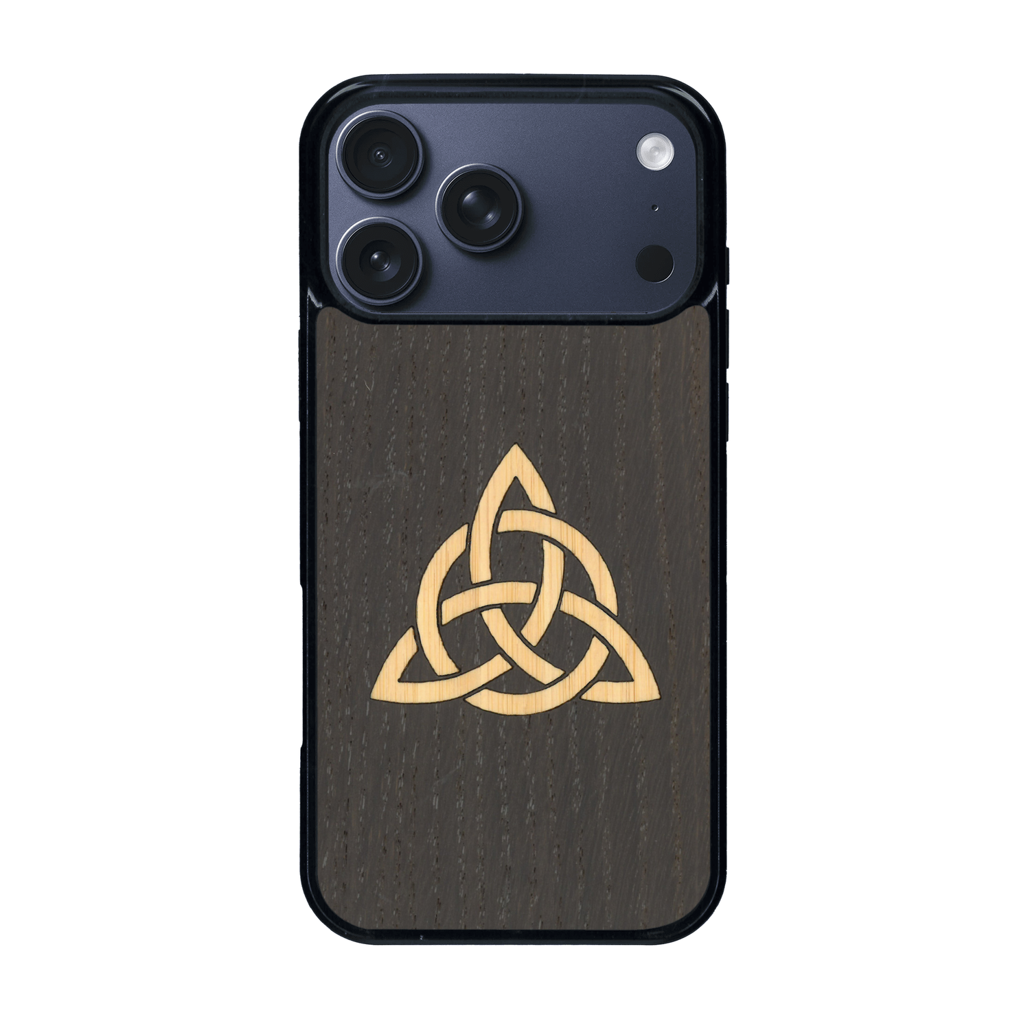 Coque de protection en bois véritable fabriquée en France pour iPhone 17 Pro Max alliant du chêne fumé et du bambou représentant une triquetra