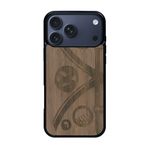 Coque de protection en bois véritable fabriquée en France pour iPhone 17 Pro Max sur le thème de l'automobile avec un van combi