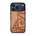 Coque de protection en bois véritable fabriquée en France pour iPhone 17 Pro Max sur le thème du voyage avec un van combi