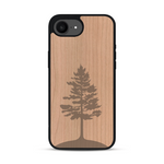 Coque de protection en bois véritable fabriquée en France pour iPhone 17e sur le thème de la nature, de la fôret et de l'écoresponsabilité avec une gravure représentant un arbre 
