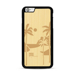 Coque de protection en bois véritable fabriquée en France pour  sur le thème des voyages en vans, vanlife et chill avec une gravure représentant un van vw combi devant le soleil couchant sur une plage avec des vagues