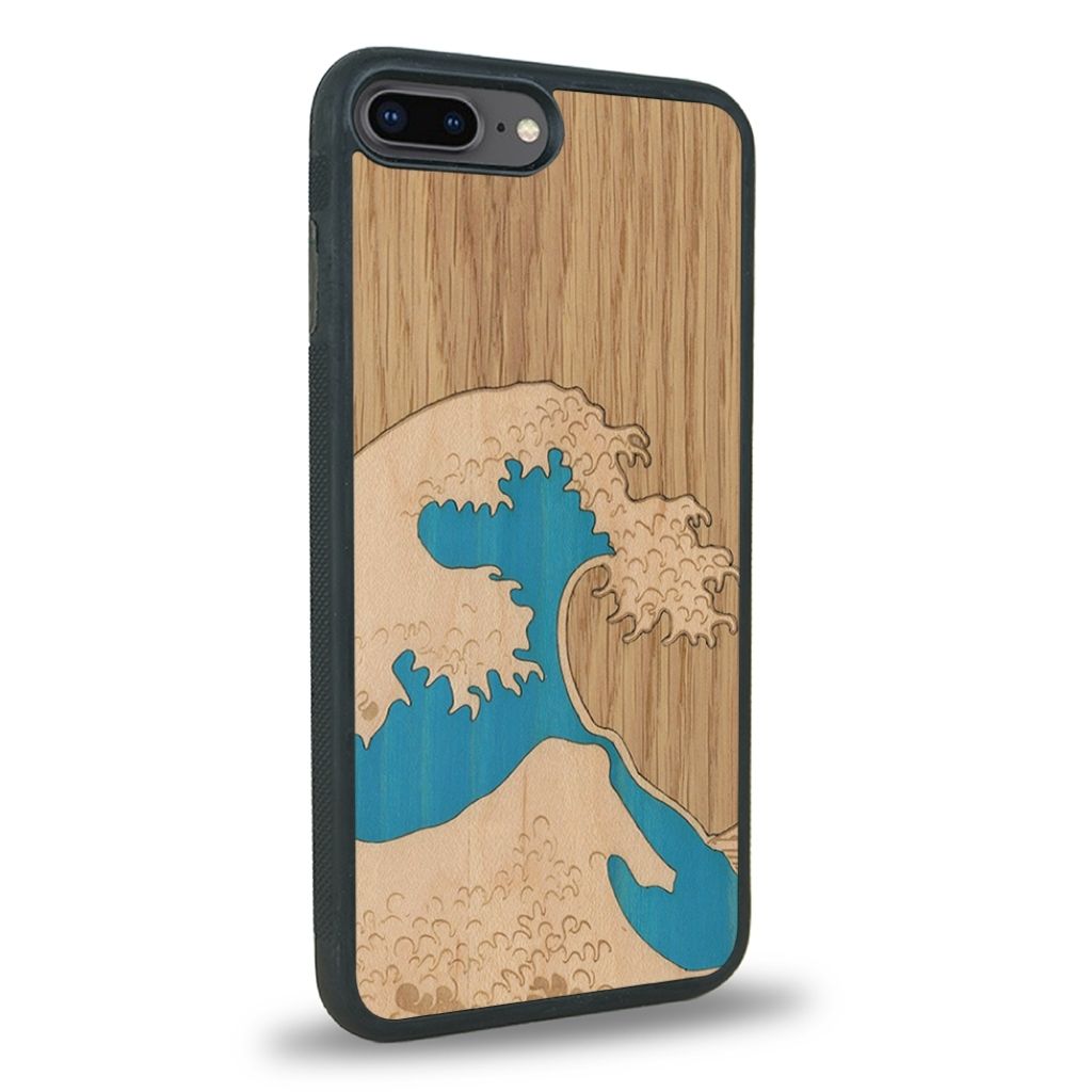 Coque de protection en bois véritable fabriquée en France pour iPhone 7 / 8 alliant plusieurs essences de bois pour représenter la célèbre grande vague de Kanagawa