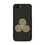 Coque de protection en bois véritable fabriquée en France pour  alliant du chêne fumé et du bambou et doré représentant un triskell