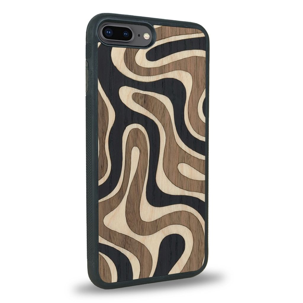 Coque de protection en bois véritable fabriquée en France pour iPhone 7 / 8 alliant plusieurs essences de bois pour représenter une ondulation