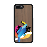 Coque de protection en bois véritable fabriquée en France pour iPhone 7 Plus / 8 Plus représentant un toucan coloré avec un design moderne et minimaliste sur le thème de la jungle et de la nature