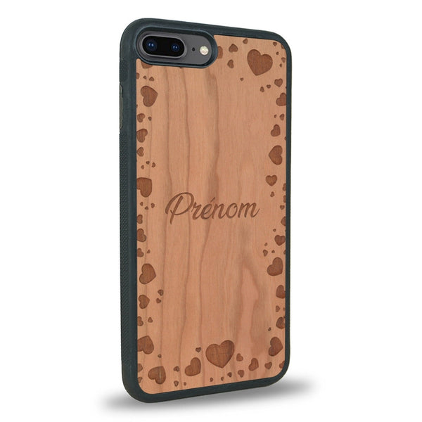 Coque de protection en bois véritable fabriquée en France pour iPhone 7 Plus / 8 Plus sur le thème de la fête des mères avec un motif représentant des coeurs et des feuilles