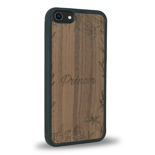 Coque de protection en bois véritable fabriquée en France pour iPhone SE 2022 sur le thème de la fête des mères avec un motif représentant des fleurs et des feuilles