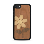 Coque de protection en bois véritable fabriquée en France pour  alliant plusieurs essences de bois pour représenter une marguerite