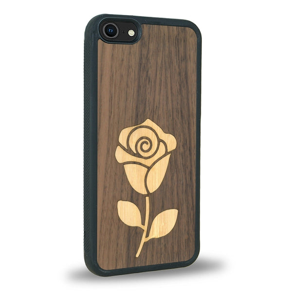 Coque de protection en bois véritable fabriquée en France pour iPhone SE 2022 alliant plusieurs essences de bois pour représenter une rose