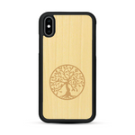 Coque de protection en bois véritable fabriquée en France pour  sur le thème de la spiritualité et du yoga avec une gravure zen représentant un arbre de vie