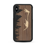 Coque de protection en bois véritable fabriquée en France pour  sur le thème de la nature et de la montagne qui allie du chêne fumé, du noyer et du bambou représentant le mont mézenc