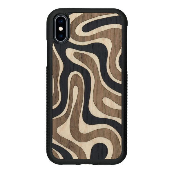 Coque de protection en bois véritable fabriquée en France pour iPhone X alliant plusieurs essences de bois pour représenter une ondulation