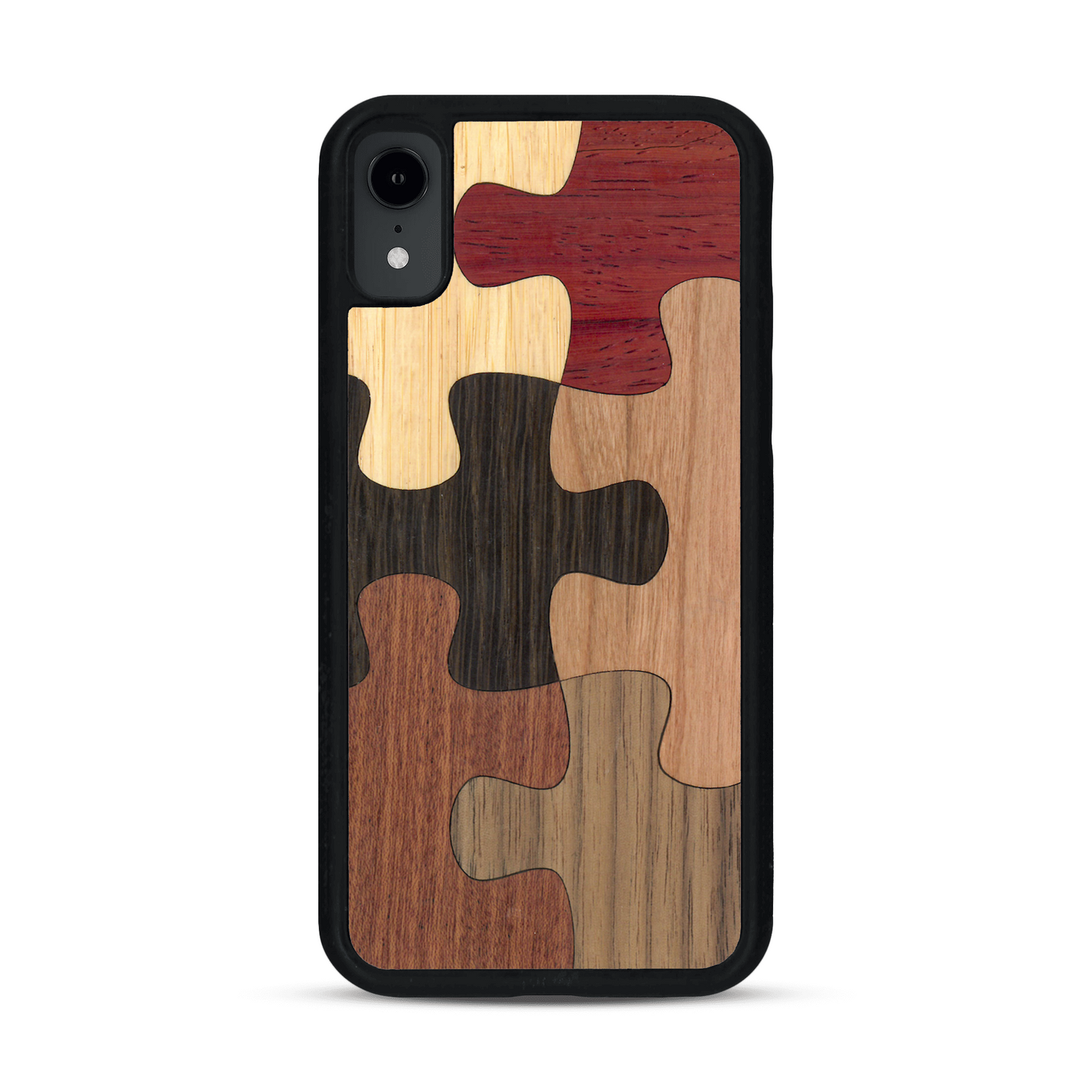 Coque de protection en bois véritable fabriquée en France pour  représentant un puzzle en six pièces qui allie du chêne fumé, du noyer, du bambou, du padouk, du merisier et de l'acajou