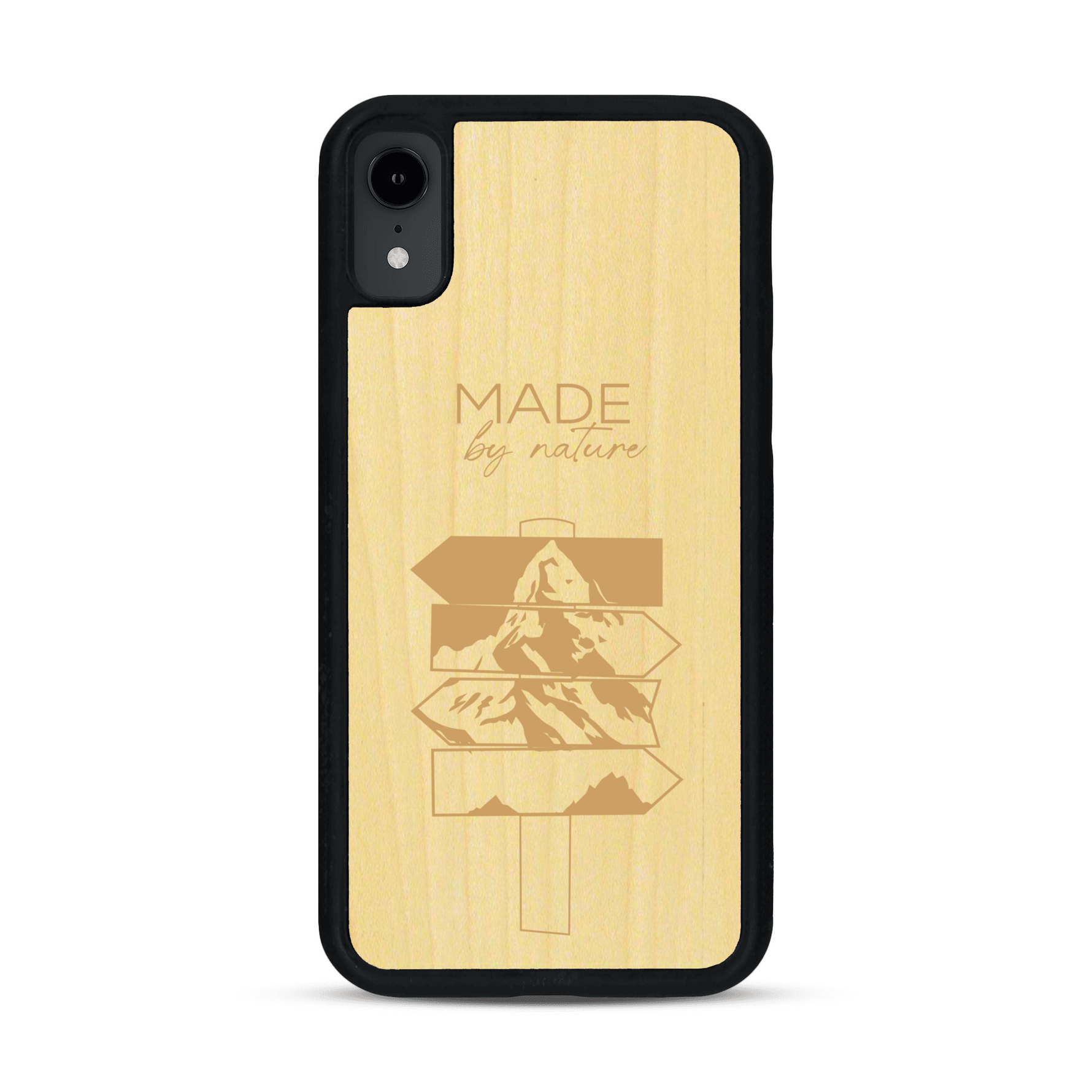 Coque de protection en bois véritable fabriquée en France pour  sur le thème de la nature et des arbres avec une gravure représentant une pomme de pin et la phrase "made by nature"