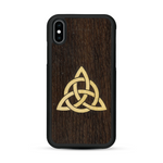 Coque de protection en bois véritable fabriquée en France pour  alliant du chêne fumé et du bambou représentant une triquetra