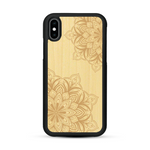 Coque de protection en bois véritable fabriquée en France pour  sur le thème de la bohème et du tatouage au henné avec une gravure représentant un mandala