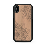 Coque de protection en bois véritable fabriquée en France pour  sur le thème de la bohème et du tatouage au henné avec une gravure représentant un mandala