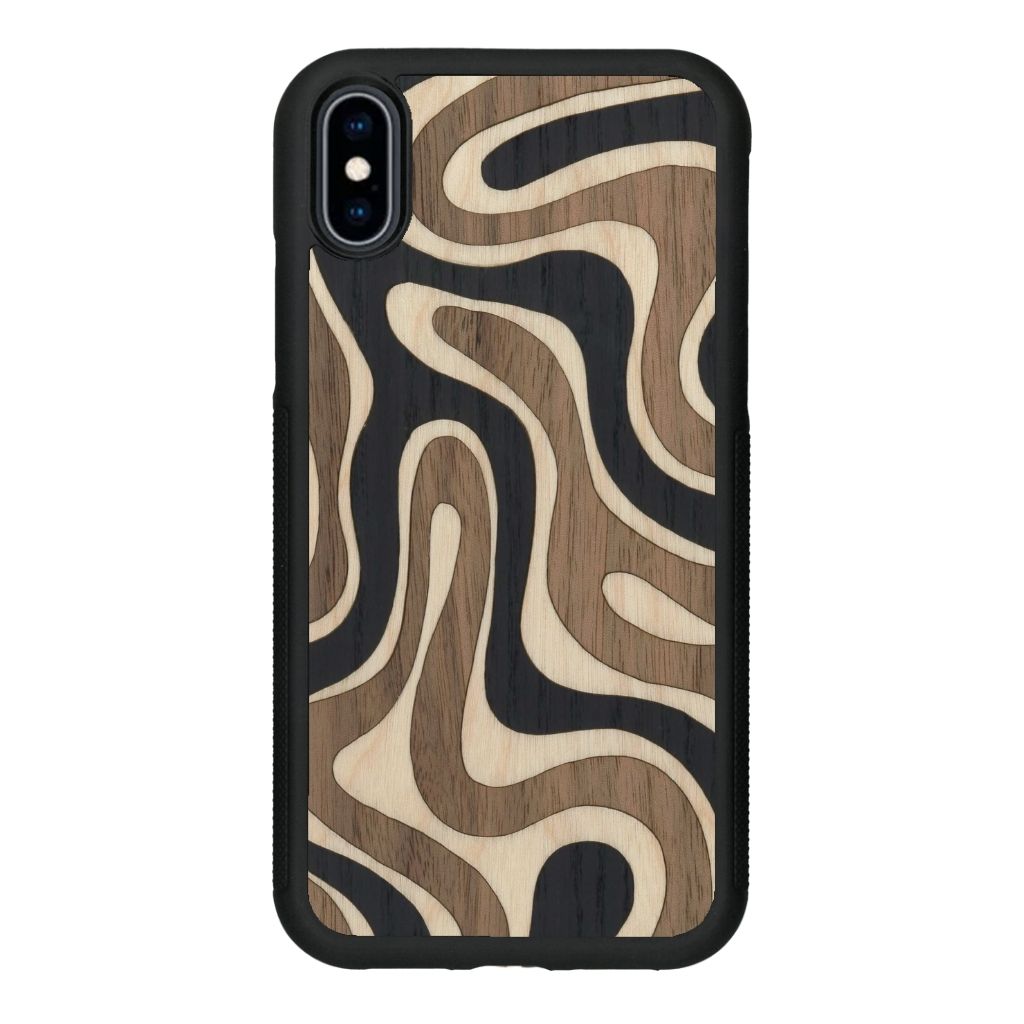 Coque de protection en bois véritable fabriquée en France pour iPhone XS Max alliant plusieurs essences de bois pour représenter une ondulation