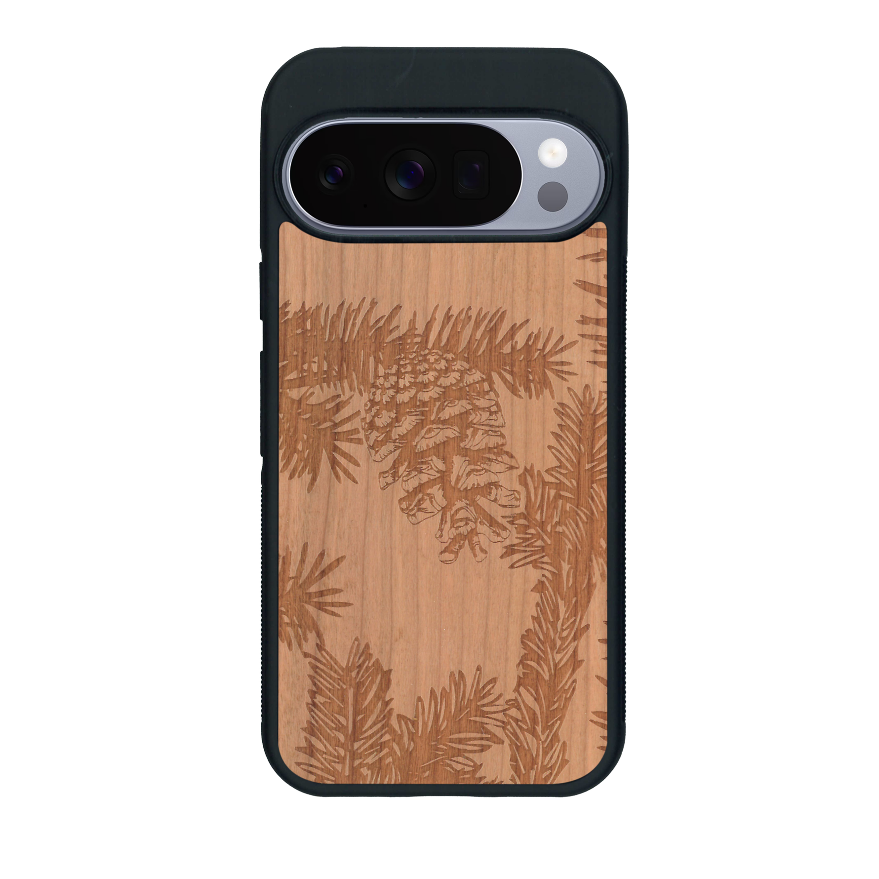 Coque de protection en bois véritable fabriquée en France pour Google Pixel 10 sur le thème de la nature des arbres avec un motif de gravure représentant des épines de sapin et des pommes de pin