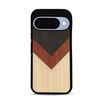 Coque de protection en bois véritable fabriquée en France pour  alliant du chêne fumé, du padouk et du bambou en forme de chevron sur le thème de l'art abstrait