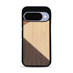 Coque de protection en bois véritable fabriquée en France pour  alliant du merisier, du noyer et du bambou formant chacun deux triangles et un trapèze avec deux jointures en diagonale sur le thème de l'art abstrait