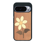 Coque de protection en bois véritable fabriquée en France pour Google Pixel 10 Pro alliant plusieurs essences de bois pour représenter une marguerite