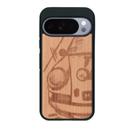Coque de protection en bois véritable fabriquée en France pour Google Pixel 10 Pro sur le thème de l'automobile avec une authentique Porsche