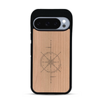 Coque de protection en bois véritable fabriquée en France pour  avec une gravure "rose des vents" sur le thème nautique et de l'océan qui s'inspire des boussoles de pirate