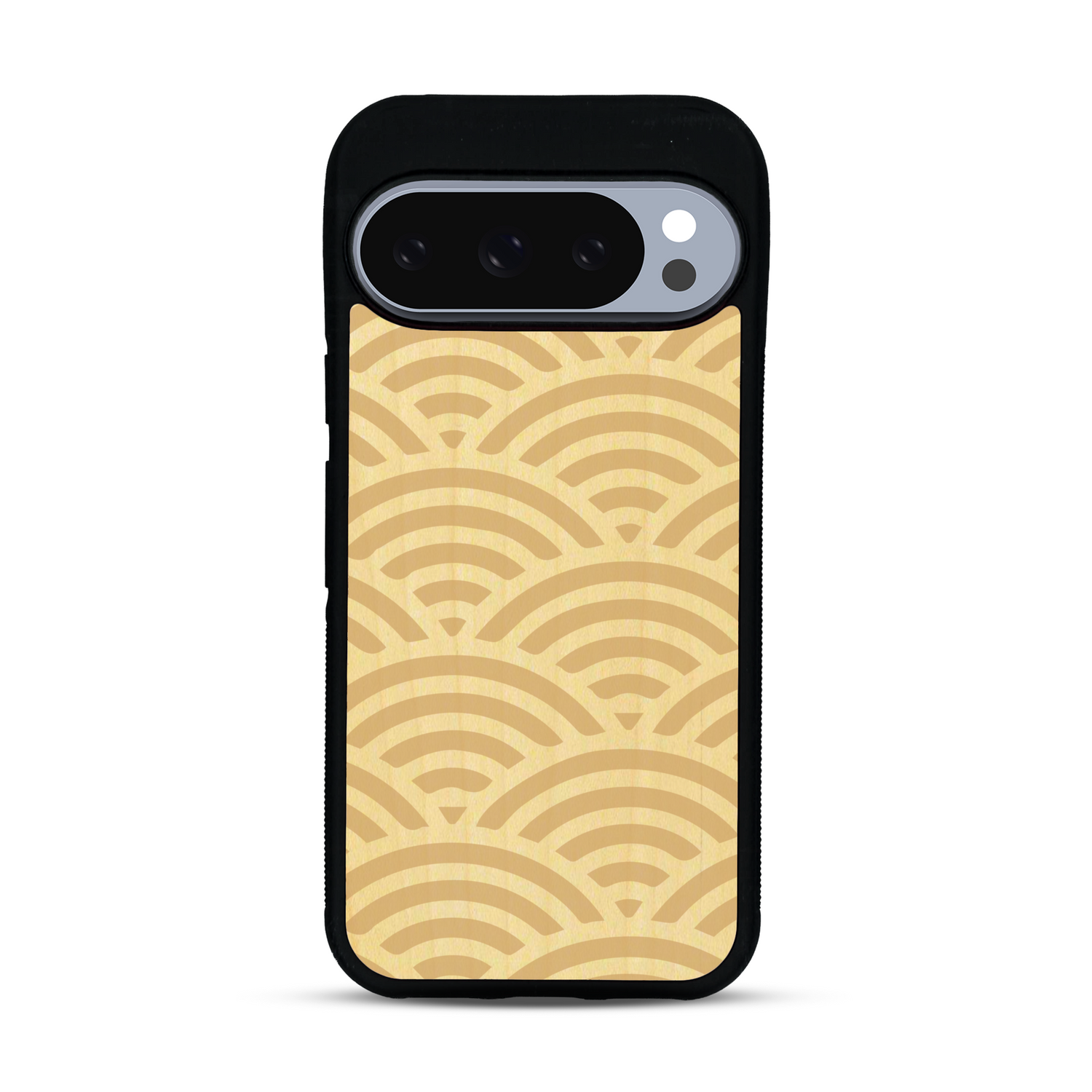 Coque de protection en bois véritable fabriquée en France pour  baptisée "La Sinjak" avec un motif de gravure abstrait représentant la répétition d'un symbole wifi
