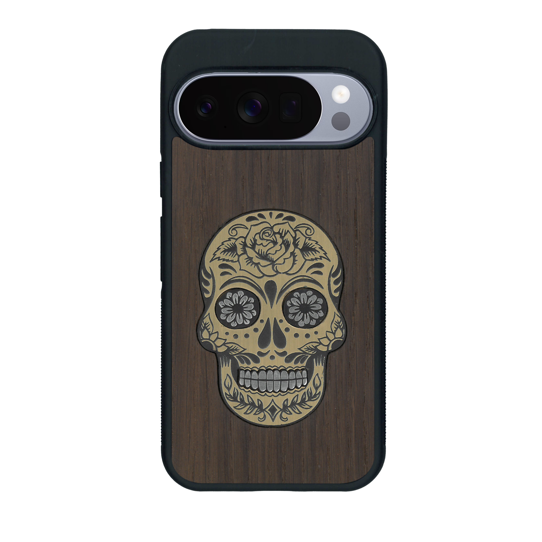 Coque de protection en bois véritable fabriquée en France pour Google Pixel 10 Pro alliant du chêne fumé avec du métal argenté et doré représentant une tête de mort mexicaine sur le thème Dia de los Muertos
