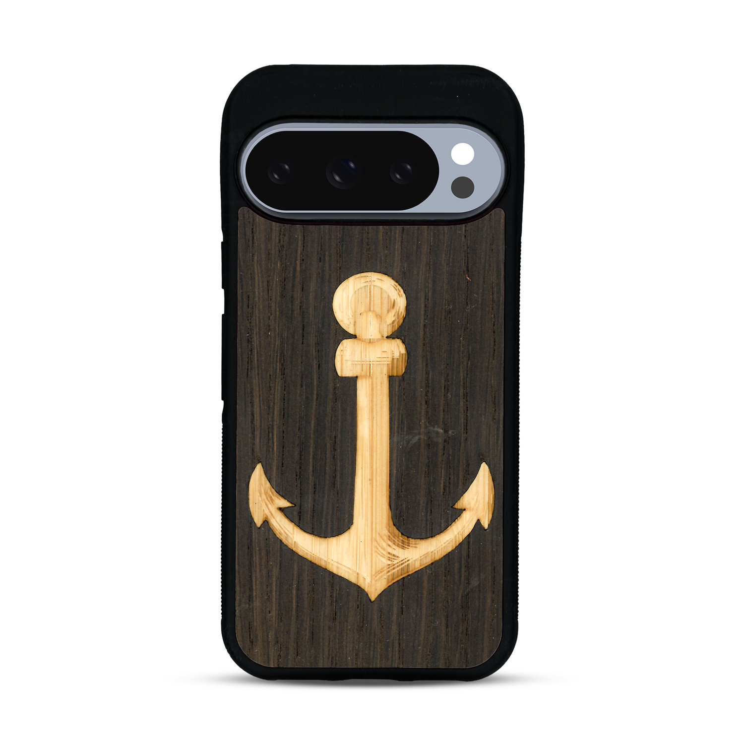 Coque de protection en bois véritable fabriquée en France pour  sur le thème nautique avec un bois clair et un bois foncé représentant une ancre de bateau