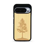 Coque de protection en bois véritable fabriquée en France pour  sur le thème de la nature, de la fôret et de l'écoresponsabilité avec une gravure représentant un arbre 