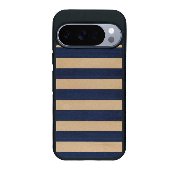 Coque de protection en bois véritable fabriquée en France pour Google Pixel 10 Pro XL alliant plusieurs essences de bois pour représenter une marinière