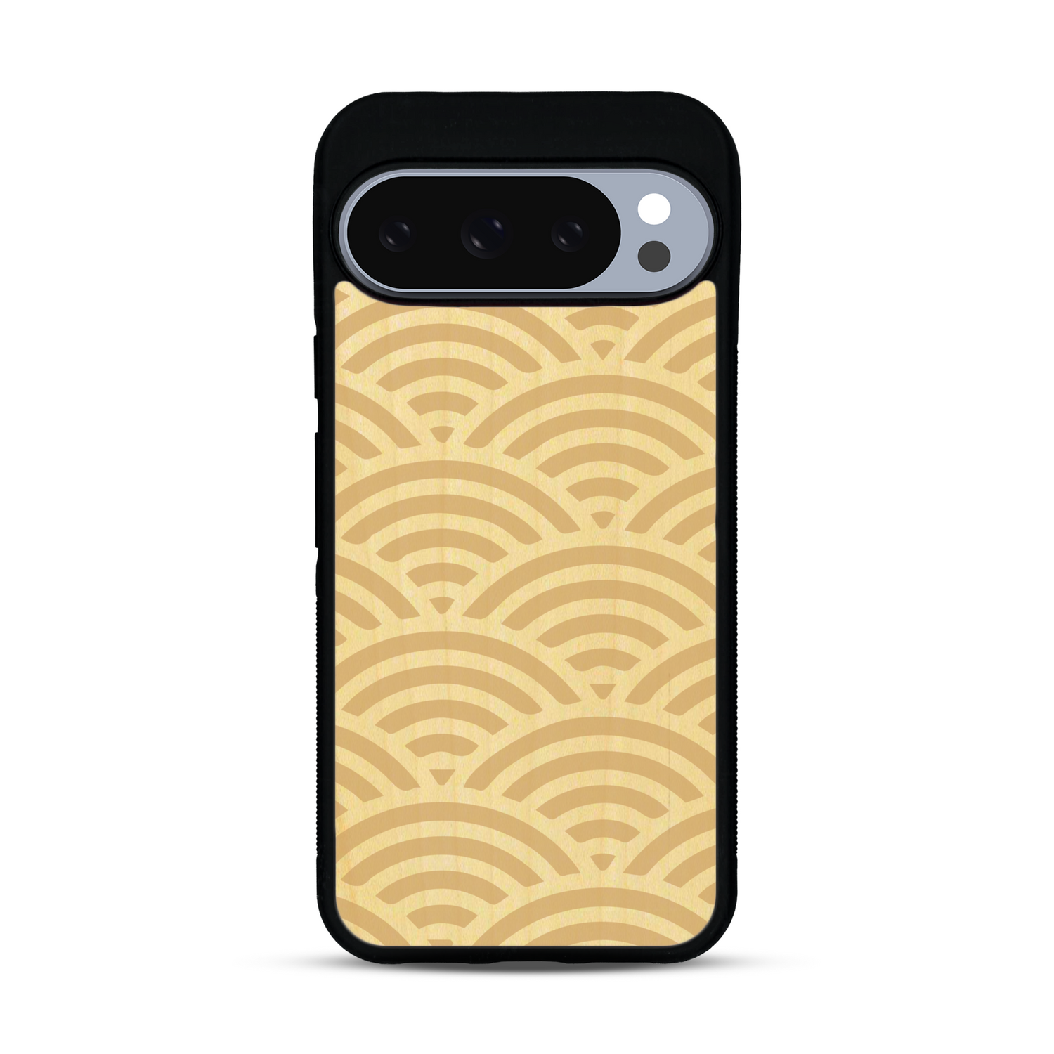 Coque de protection en bois véritable fabriquée en France pour  baptisée "La Sinjak" avec un motif de gravure abstrait représentant la répétition d'un symbole wifi