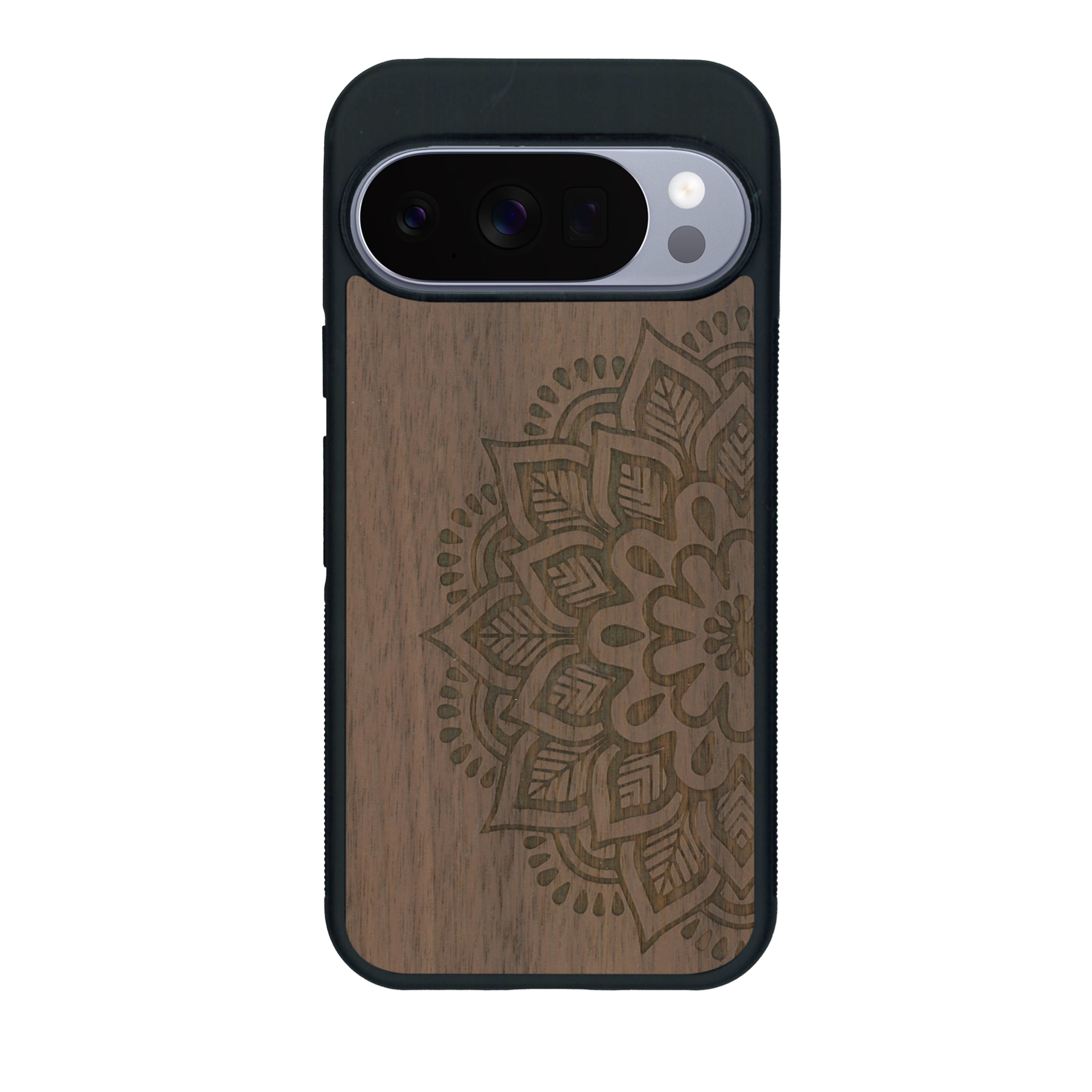 Coque de protection en bois véritable fabriquée en France pour Google Pixel 10 Pro XL sur le thème de la bohème et du tatouage au henné avec une gravure représentant un mandala