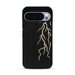 Coque de protection en bois véritable fabriquée en France pour  alliant plusieurs essences de bois pour représenter un éclair divin