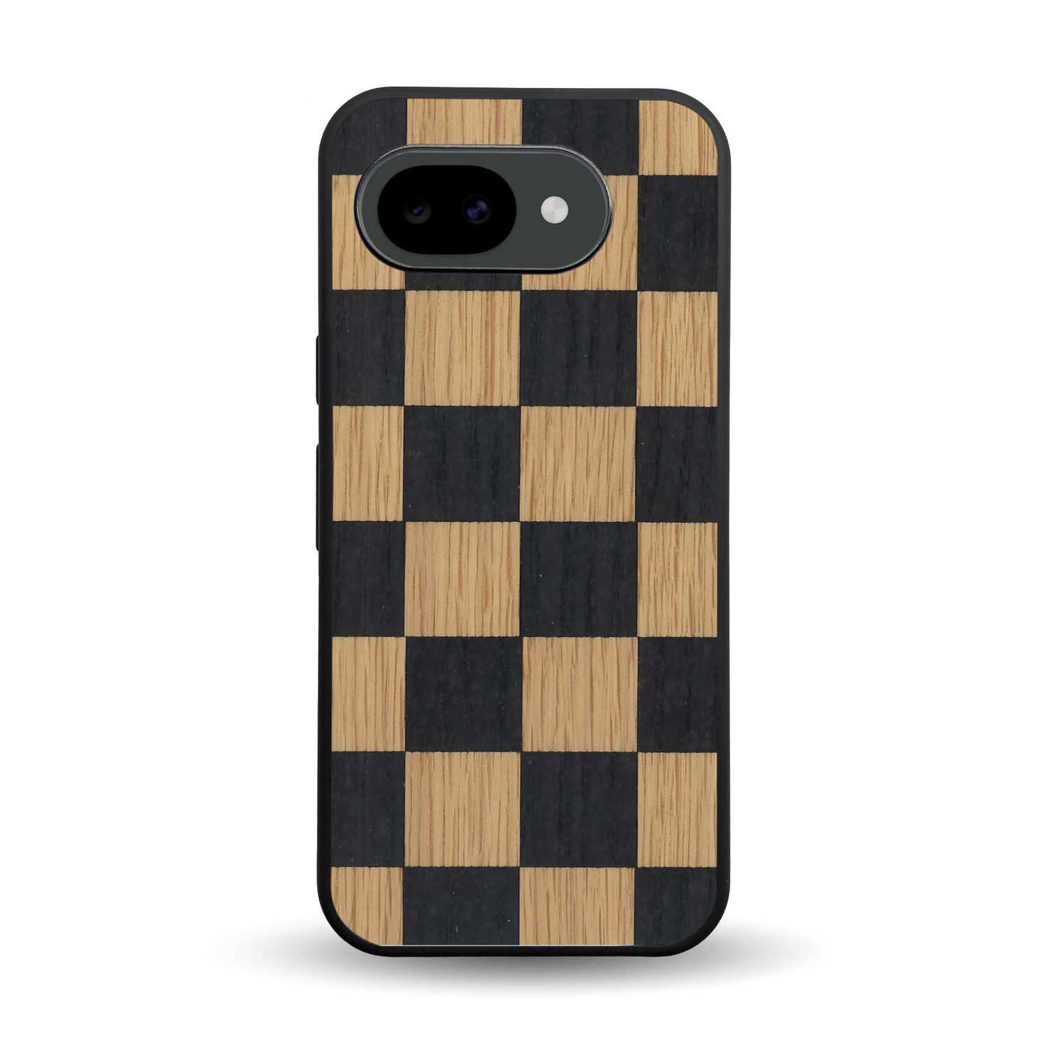 Coque de protection en bois véritable fabriquée en France pour Google Pixel 10A alliant plusieurs essences de bois pour représenter un damier